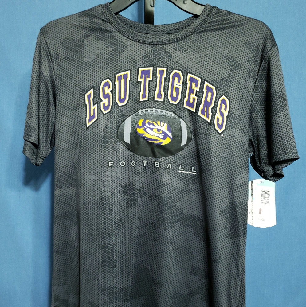LSU TIGERS Tshirt. NWT.